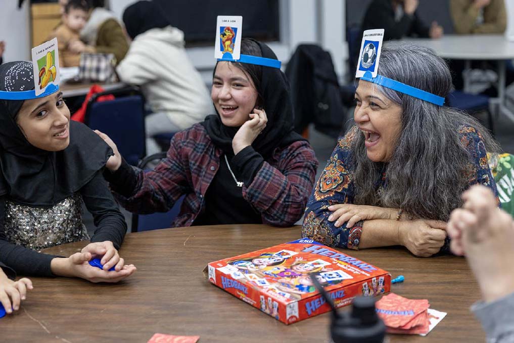 Activities Hedbanz game